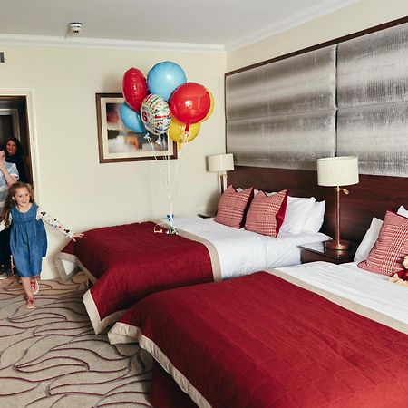 The Celtic Manor Resort Newport  Dış mekan fotoğraf Family room