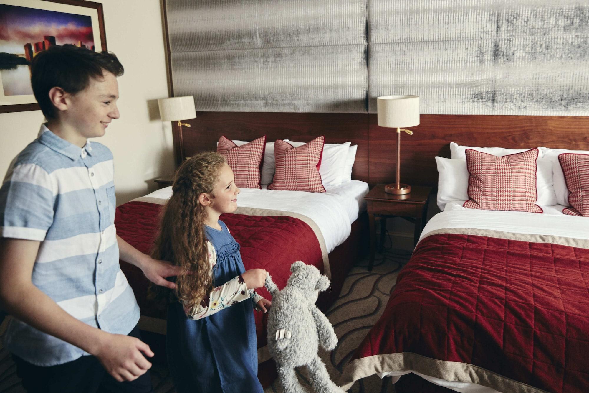 The Celtic Manor Resort Newport  Dış mekan fotoğraf A family room at the hotel
