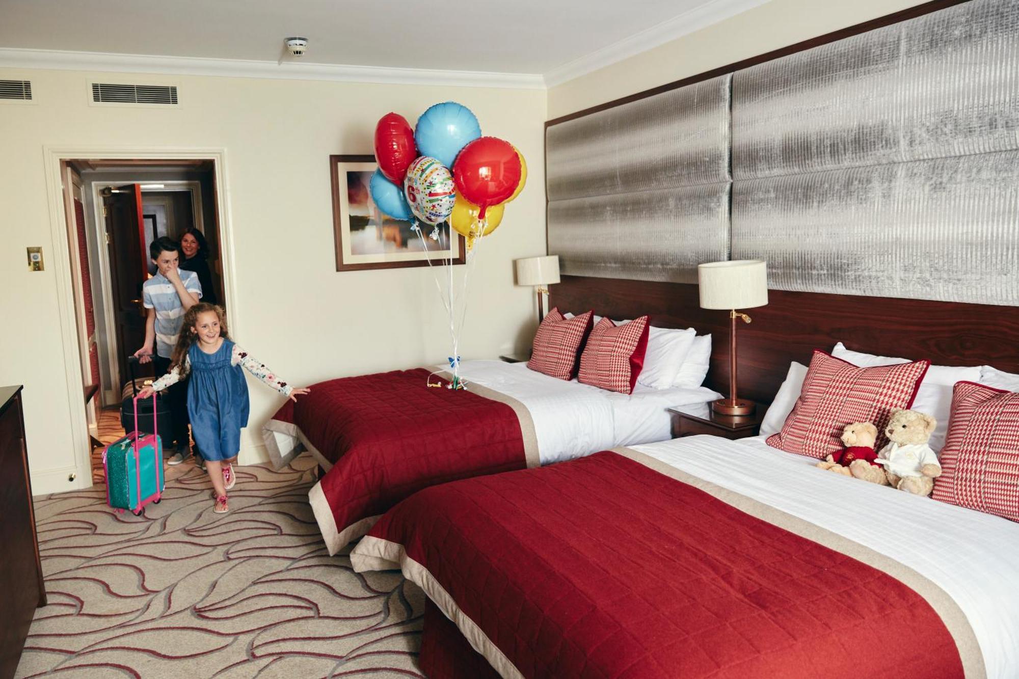 The Celtic Manor Resort Newport  Dış mekan fotoğraf Family room