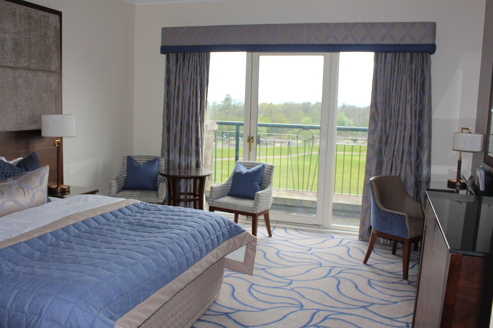 The Celtic Manor Resort Newport  Dış mekan fotoğraf A bedroom at the hotel