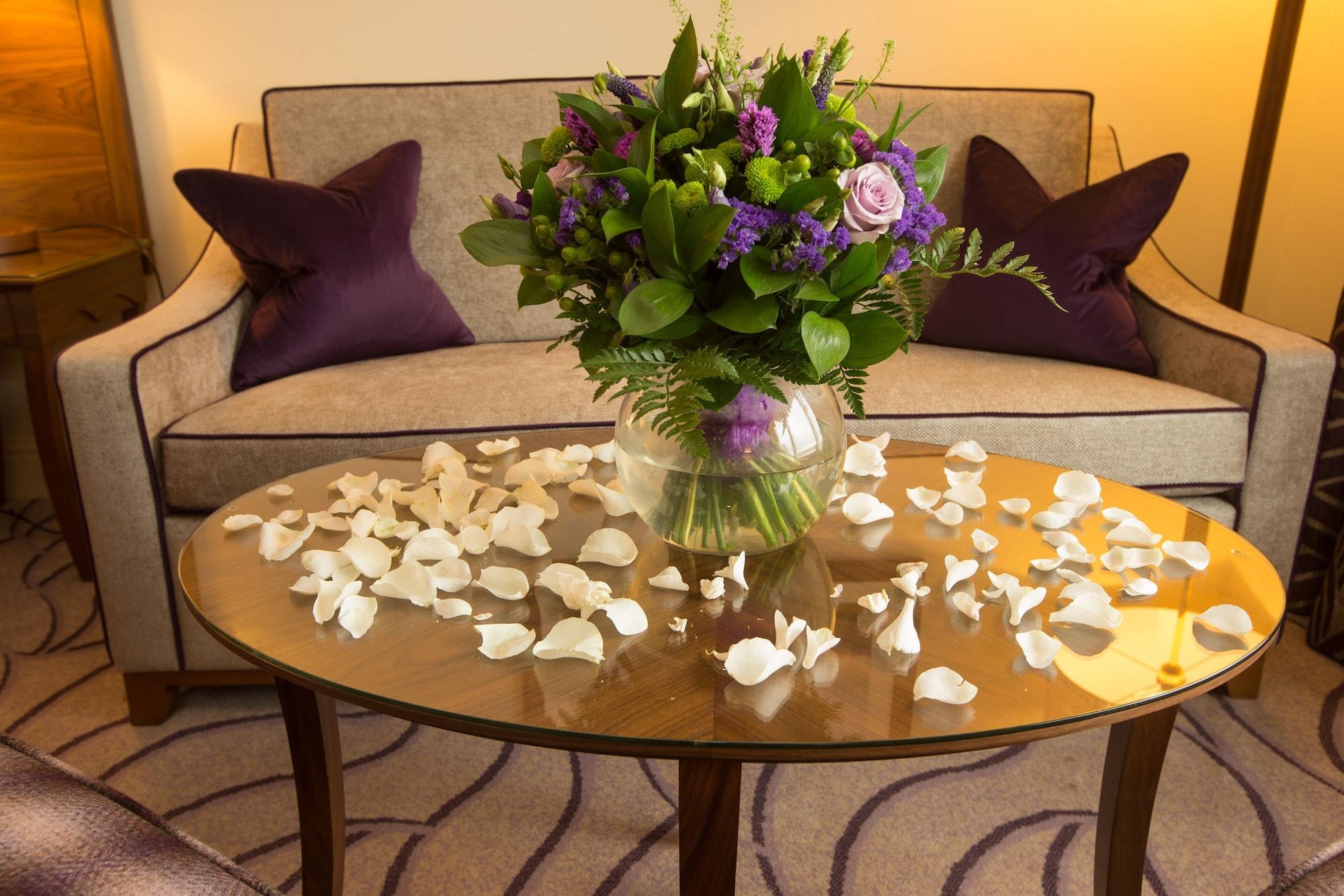 The Celtic Manor Resort Newport  Dış mekan fotoğraf A bouquet of flowers