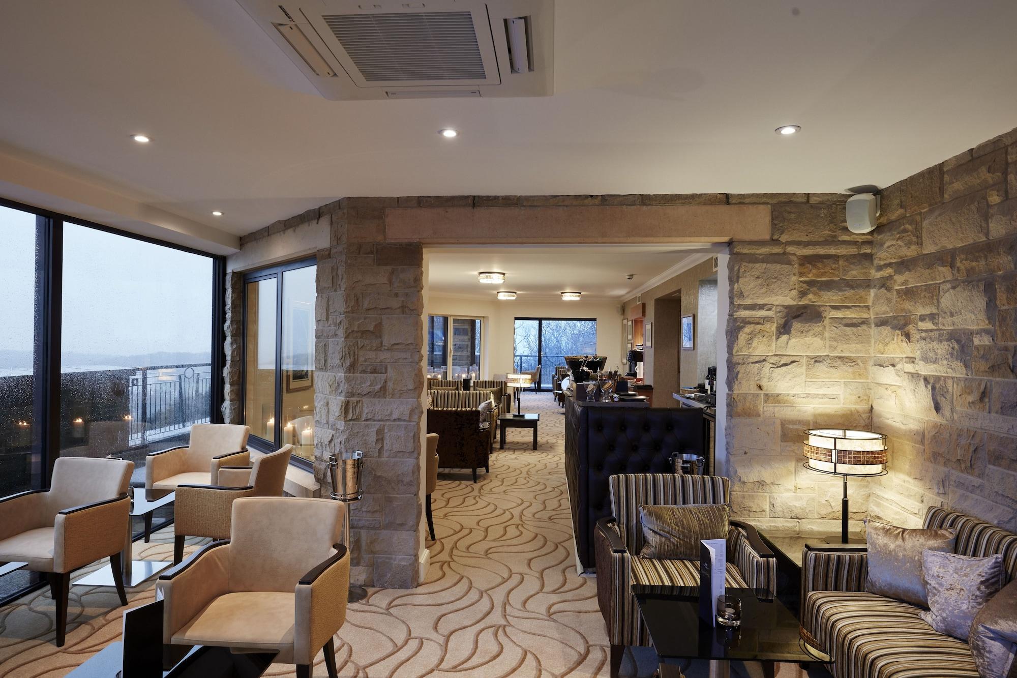 The Celtic Manor Resort Newport  Dış mekan fotoğraf The lounge at the hotel